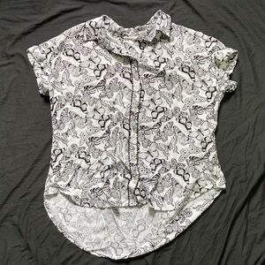 Jane + Delancey Butterfly Print Women's Button Up Short Sleeve Top Size Small